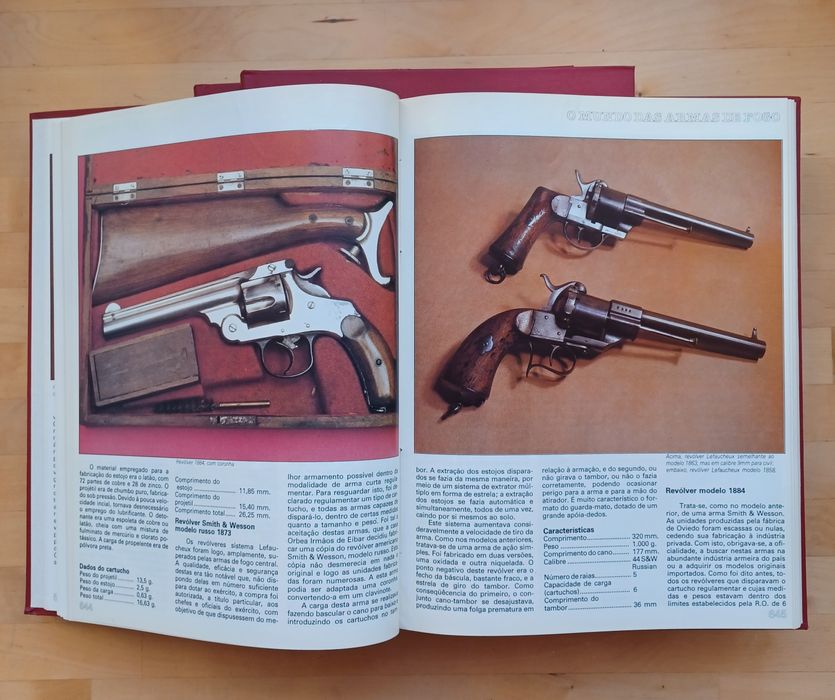 Livros "Armas de Fogo Ligeiras, Desportivas e Militares", 3 volumes