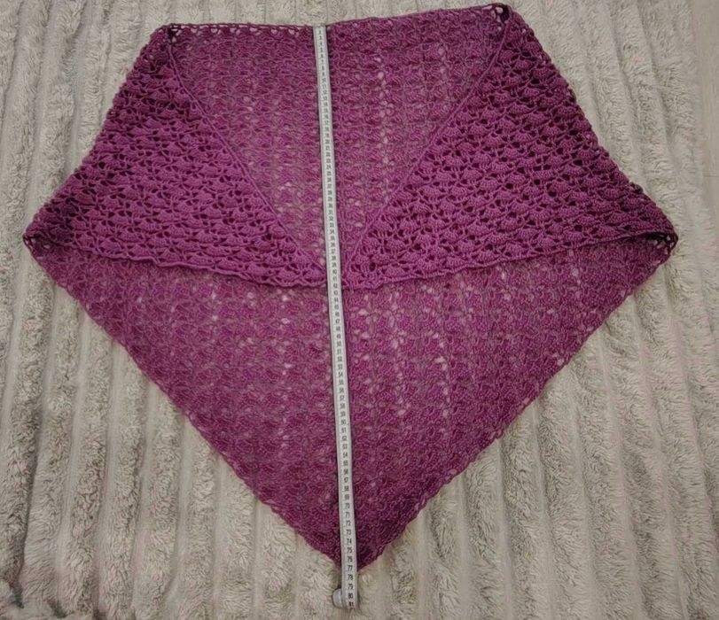 Шаль сплетена гачком