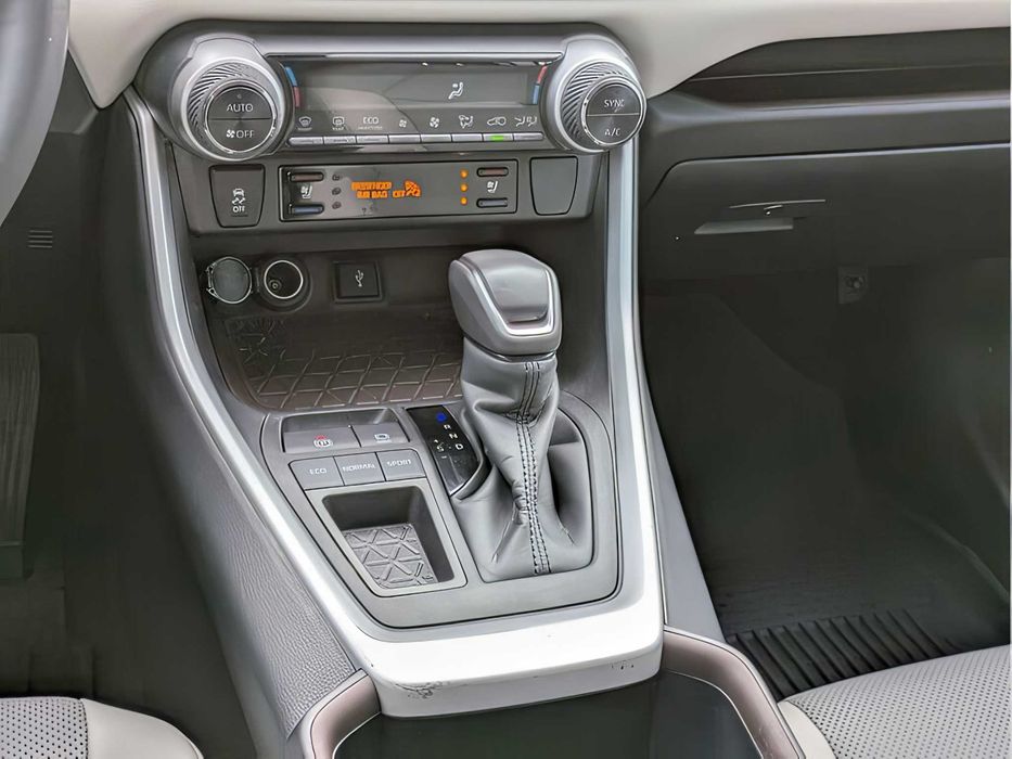 Toyota RAV4      2022