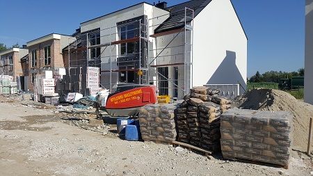 Wylewki posadzki maszynowo jak również  Skuwanie starych wylewek