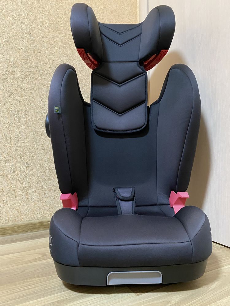 Шведское автокресло Axkid Bigkid Isofix с 3 до 12 лет 15-36 кг