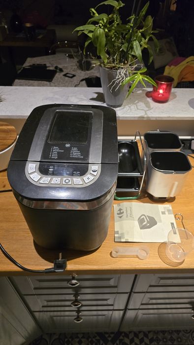 Wypiekacz do chleba Carrefour HBM814-9