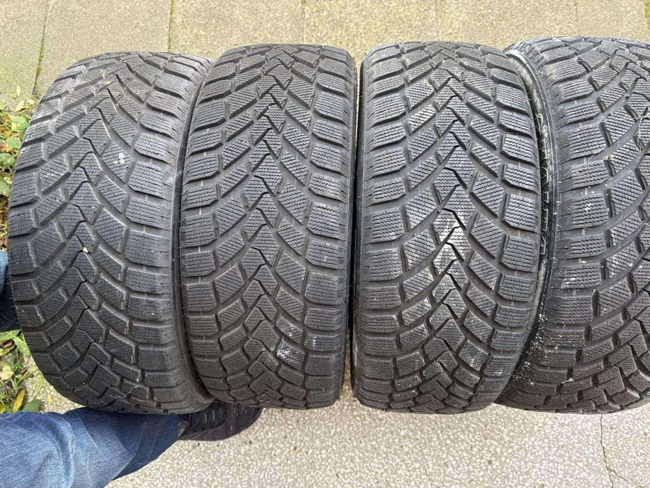Opony zimowe 225/45r17 bieżnik 8.2mm