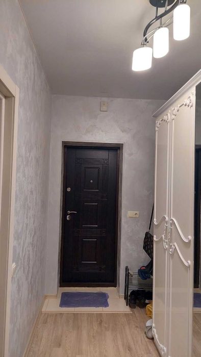 Однокімнатна квартира з ремонтом, мінімальне оформлення! Є газ!