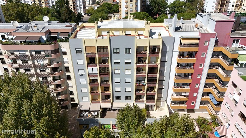 Luxuoso Apartamento T2, Totalmente Remodelado, em Vanicelos, em Setúba