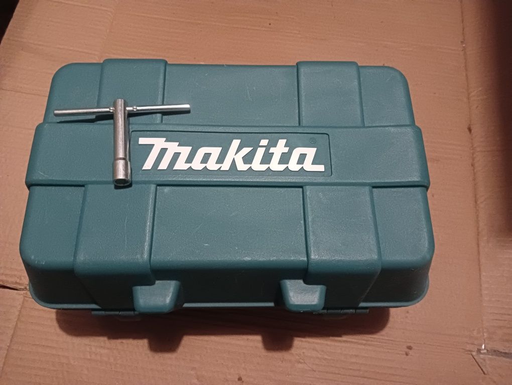 Strug do drewna Makita KP0800K