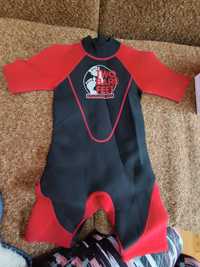 Гідрокостюм, костюм для плавання.