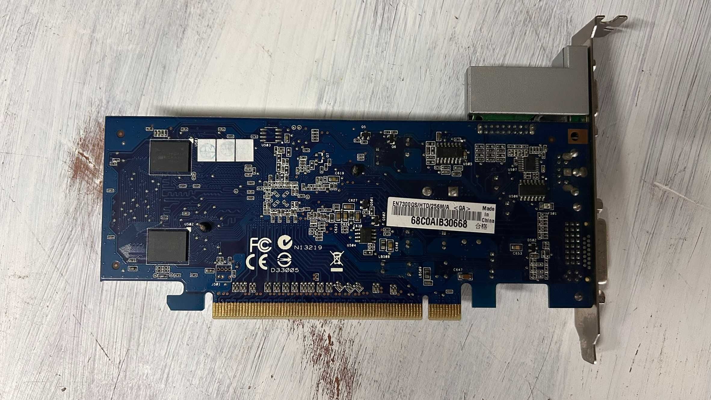 Placa Gráfica ASUS EN7300GS – 256MB DDR2