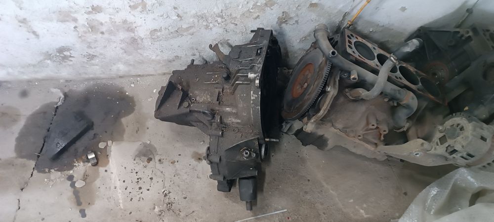 Продам кузовні деталі ваз лада.