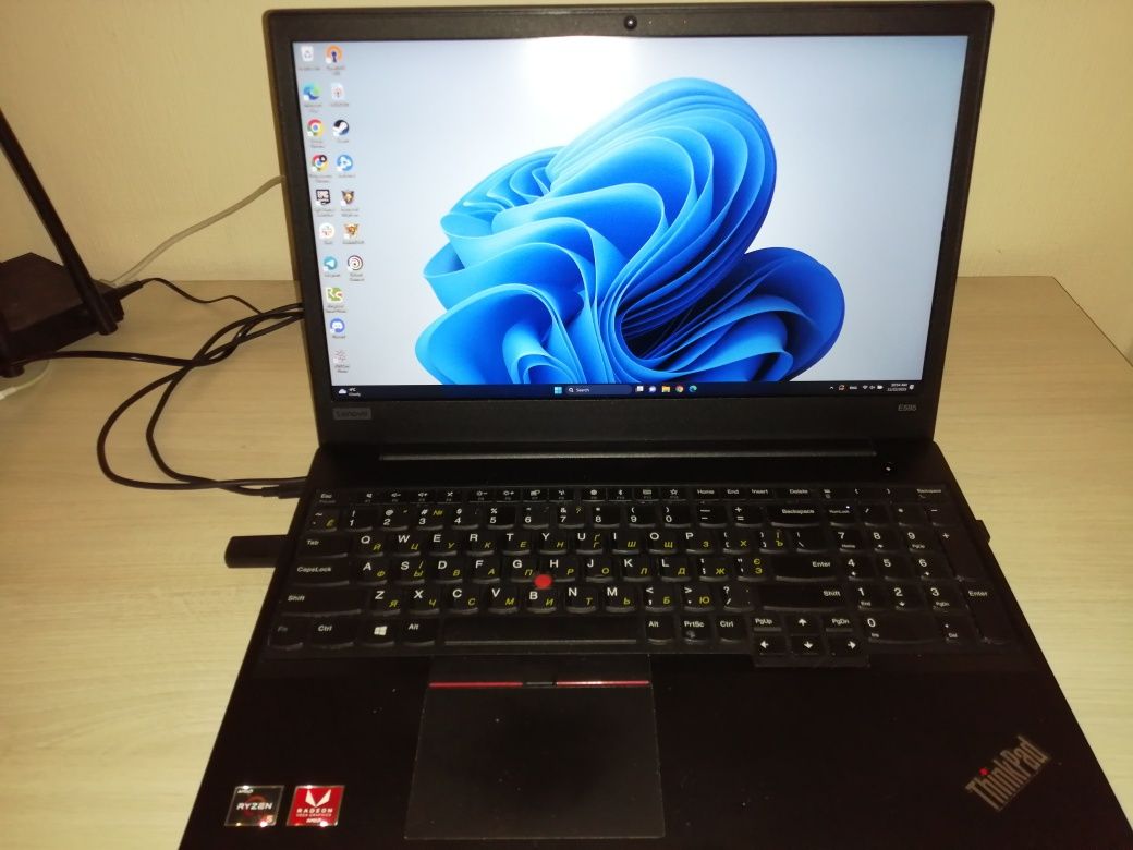 Ноутбук Lenovo ThinkPad 15.6 зарядка Type-C