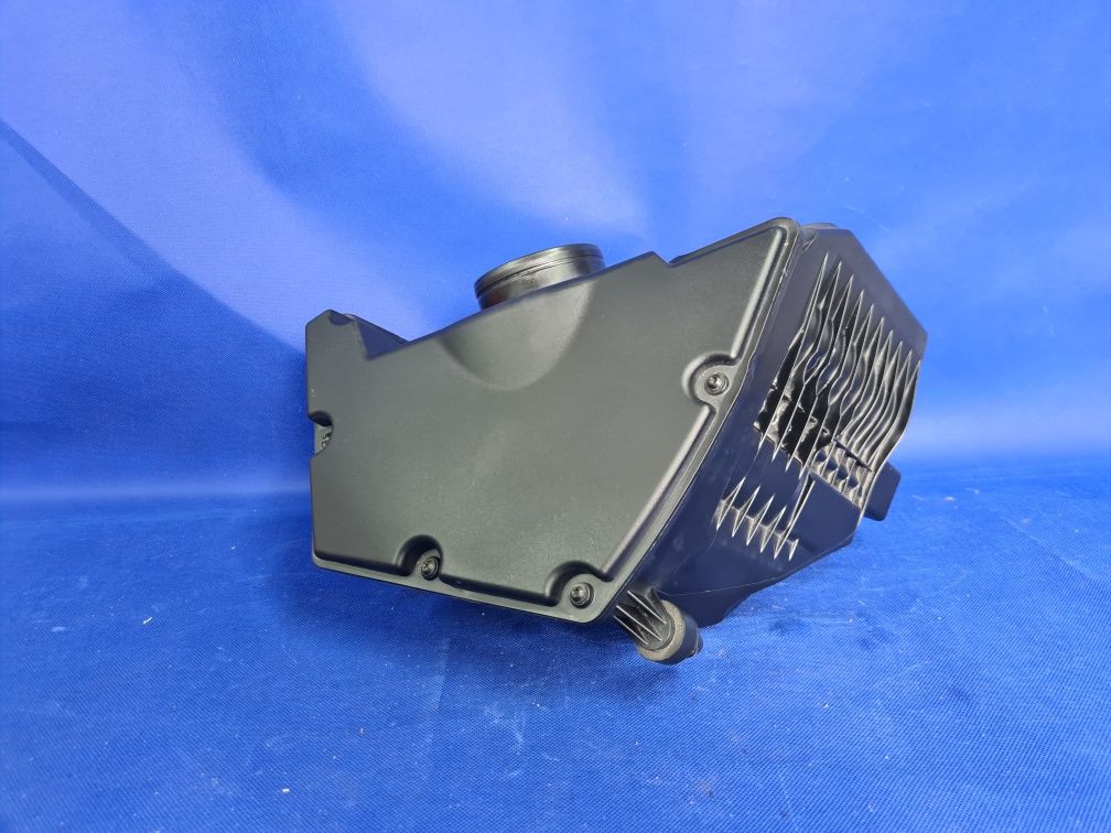 OBUDOWA filtra powietrza AUDI A4 A5 B9 8W 2.0 TFSI kompletna OEM