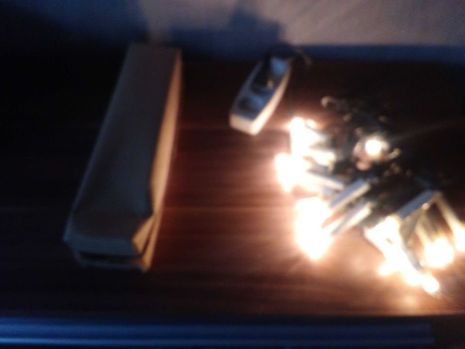 Новогодняя гирлянда (свечи) плюс верхушка СССР.