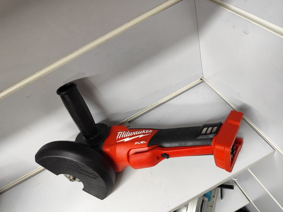 Milwaukee M18 CAG