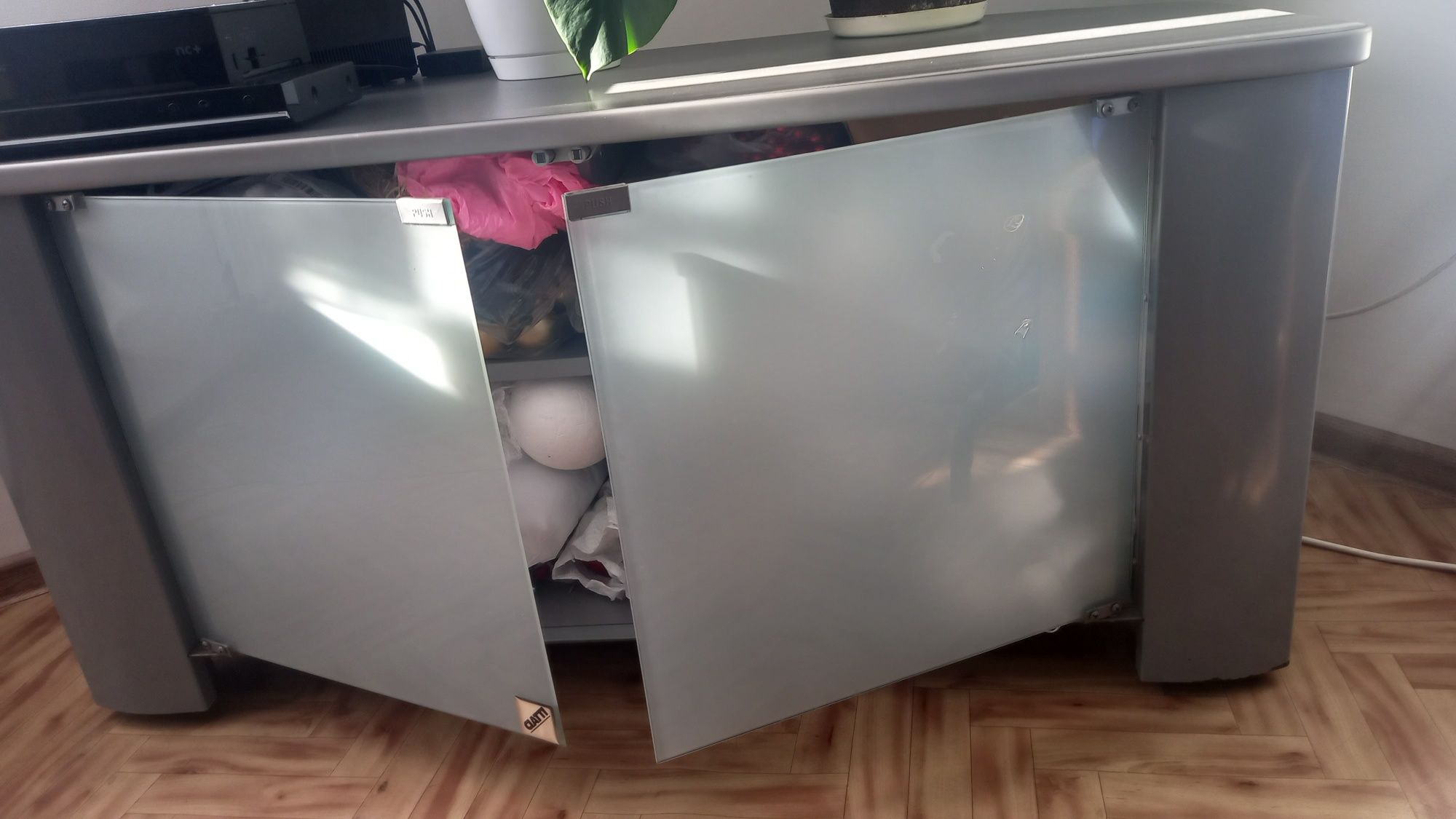 Szawka RRV pod tv (może być z ława)