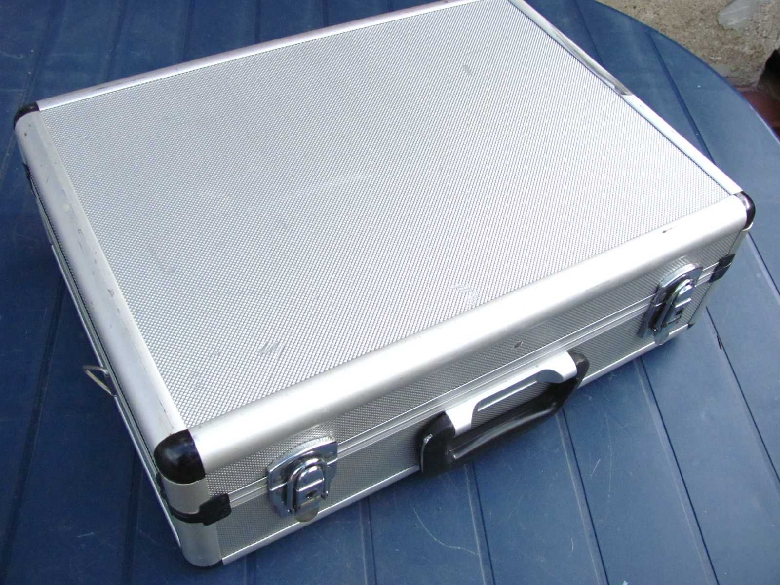 Fajny aluminiowy kufer transportowy case cases walizka