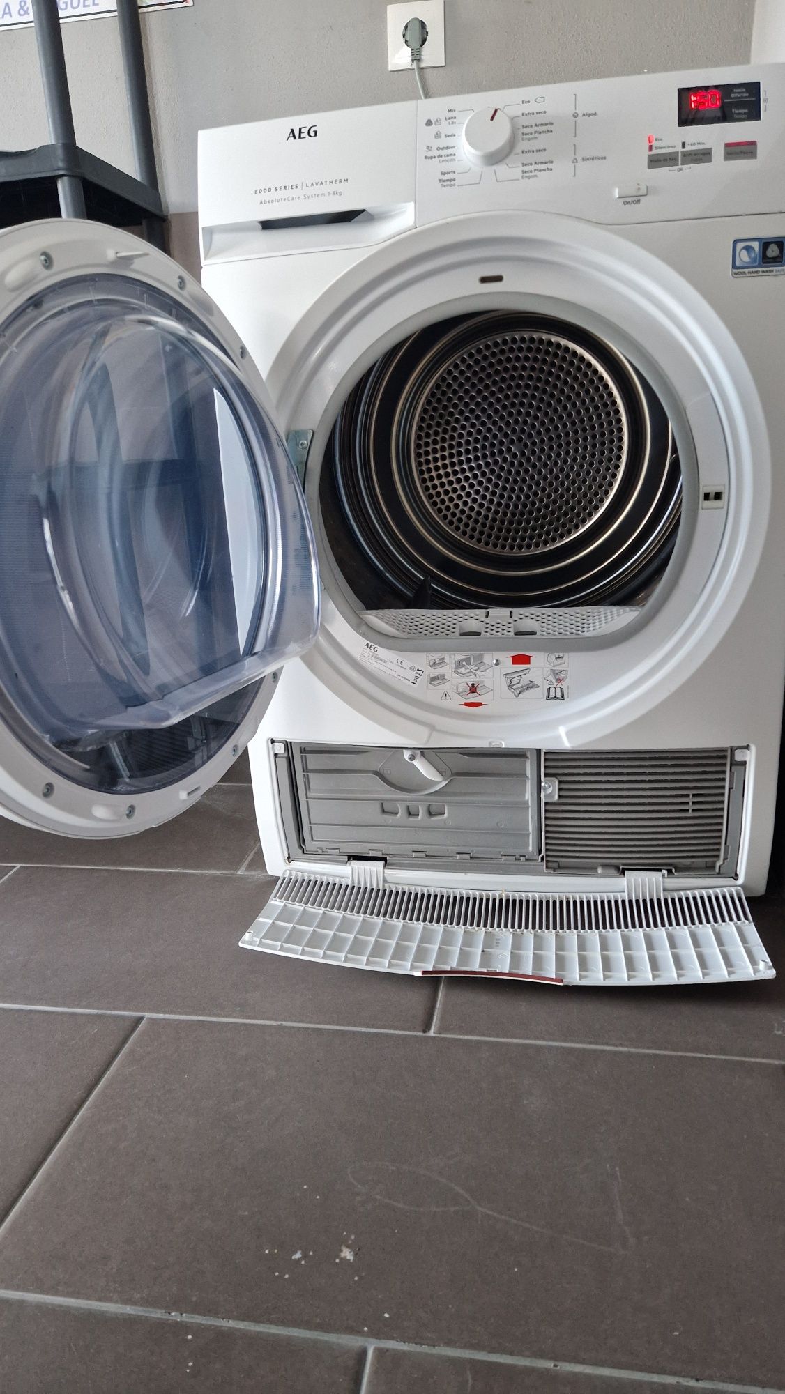 Máquina de Secar Roupa AEG - AVARIA na bomba de calor
Máquina de Seca