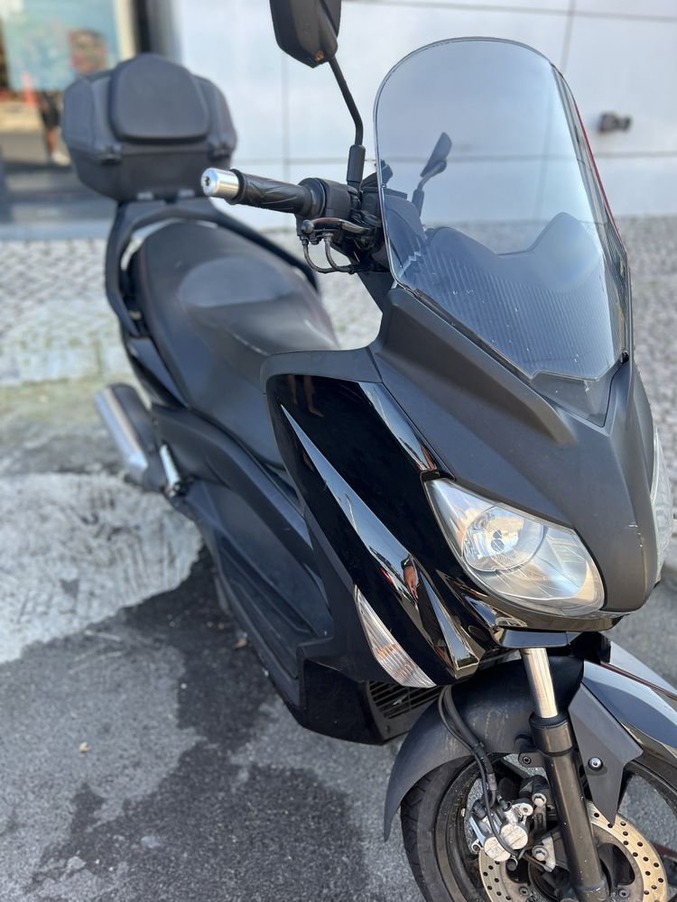 Yamaha - Xmax 250