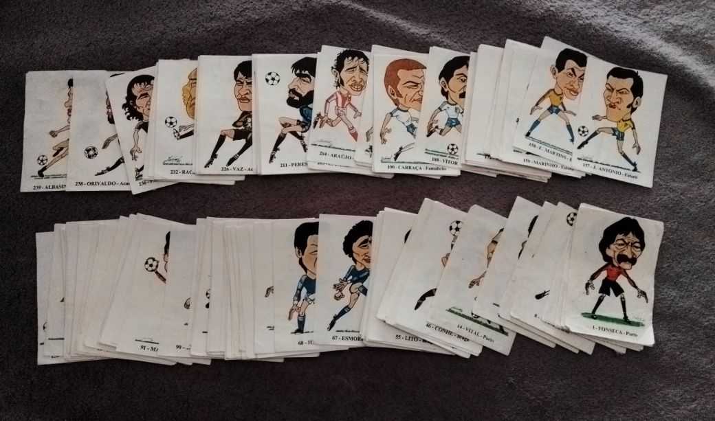 Cromos recuperados (descolados) Génios da Bola - 78/79