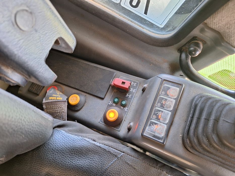 Minikoparka kołowa 9ton mini koparka kołówka komatsu FAI/PW95  perkins