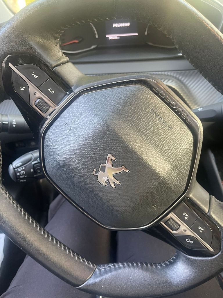 Peugeot 208 de 2021 58.000mil km 75cv