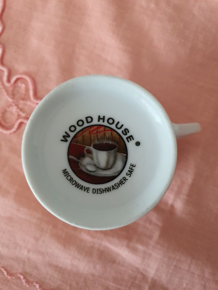Elegante conjunto de 3 chávenas de café e Pires