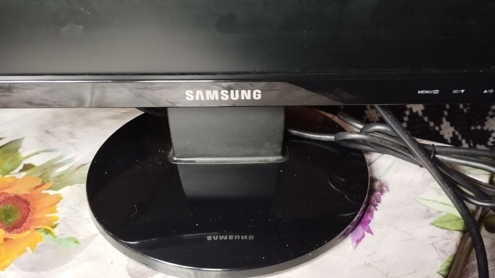 Monitor 22 cale Samsung sprawny