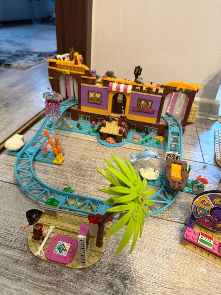 Mnóstwo zestawów Lego plus pudełko Lego Friends