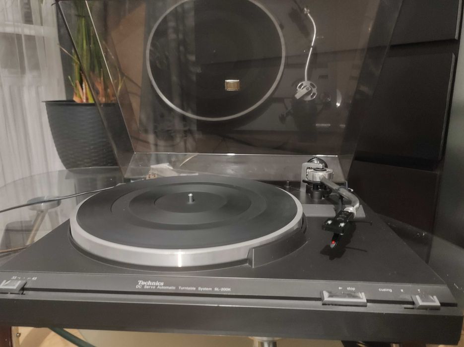 Gramofon Technics system SL -200K