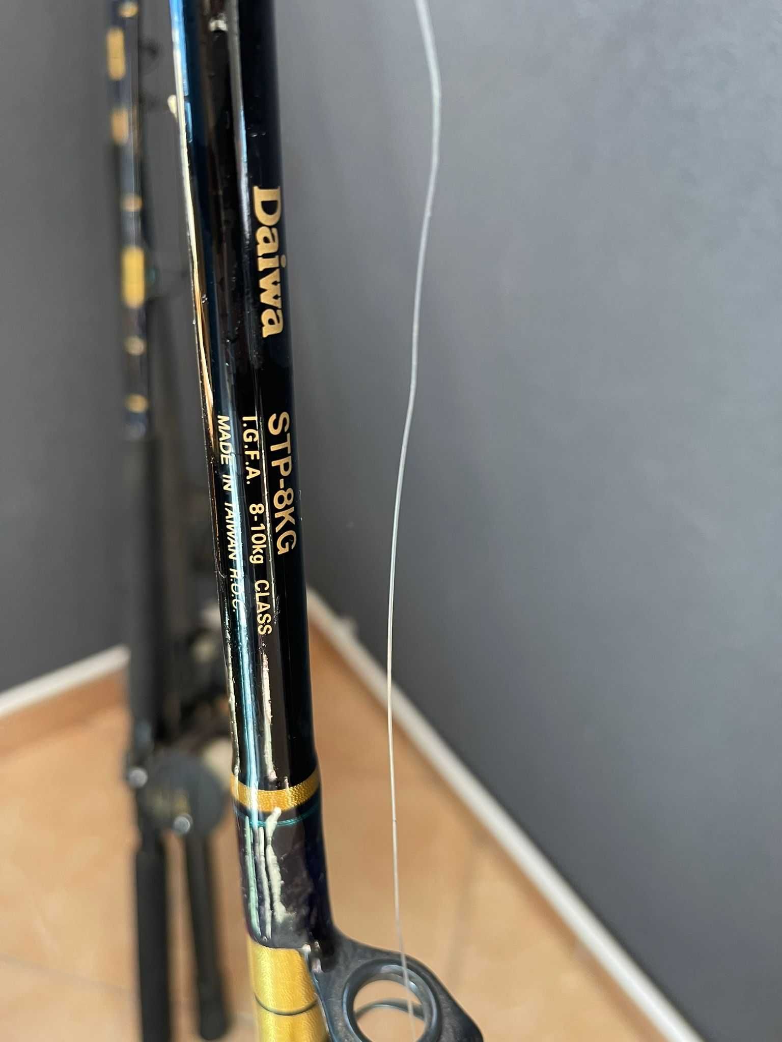 Varas de pesca semi-nova shimano
