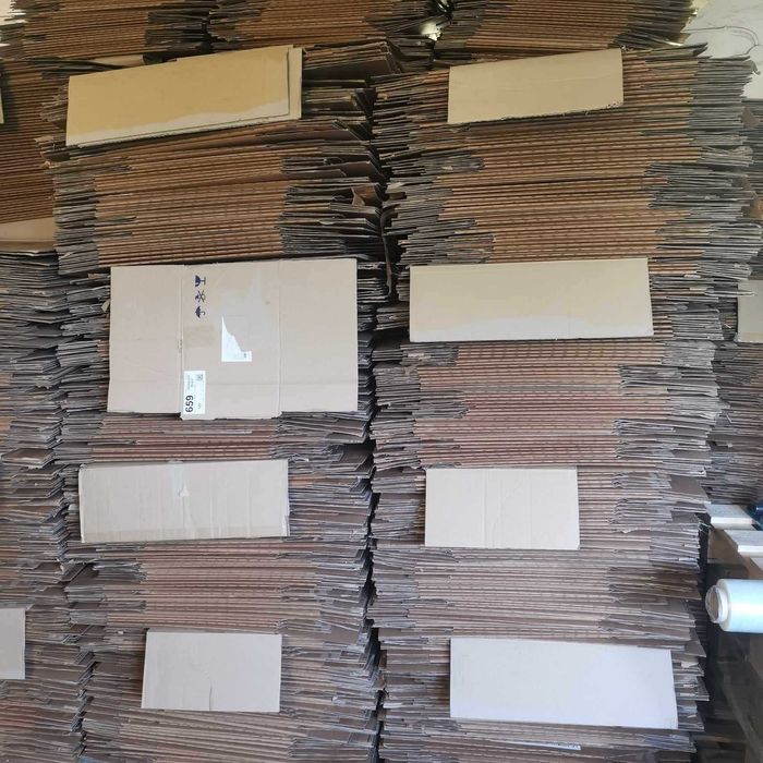 Kartony używane 33x21x45 5 w grube sztywne paczkomat C