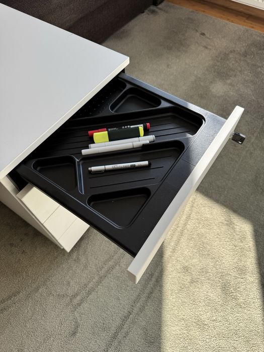 Pomocnik, Kontenerek biurowy