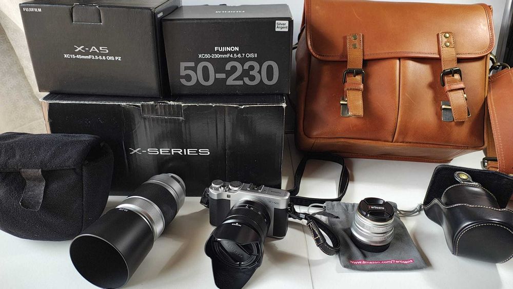 Fujifilm X-A5 + 3 objetivas + malas e caixas – kit completo