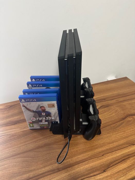 Playstation 4 pro 1 tb 2 pady