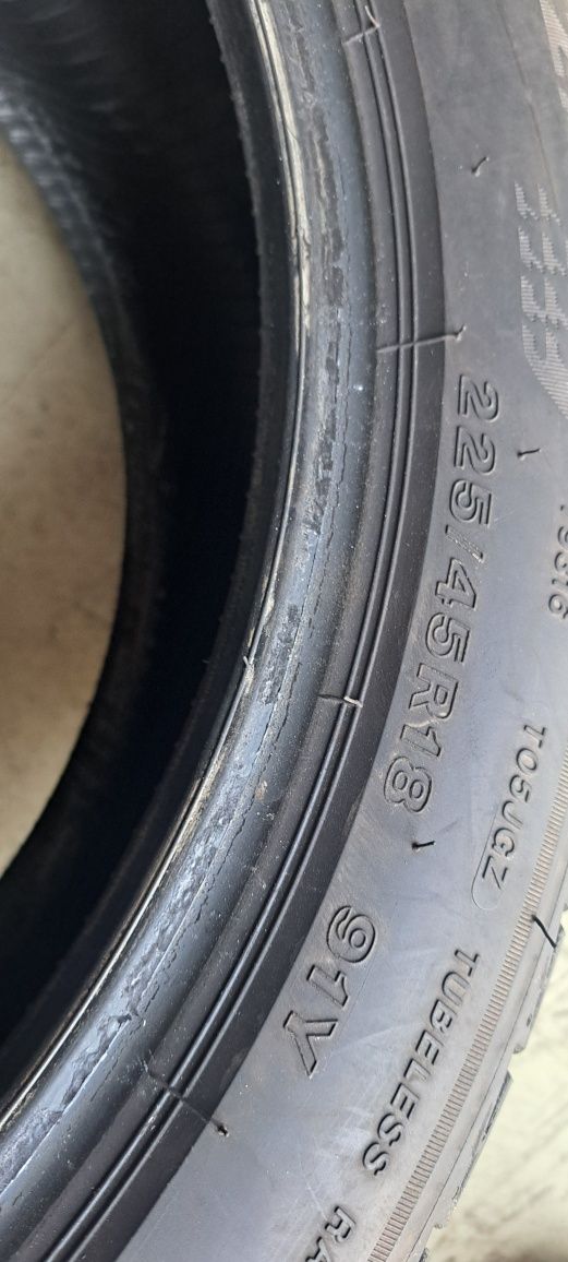 Pneus  225/45/18 Bridgestone