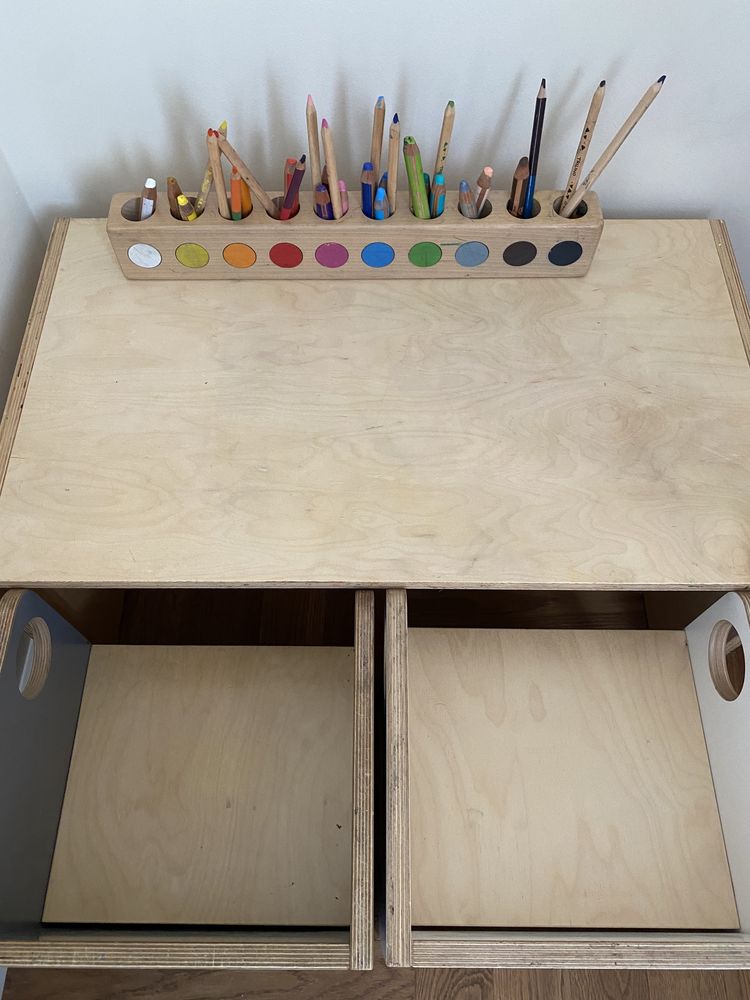 Zestaw mebli 8 w 1 Kukumag sorter kredek gratis Montessori