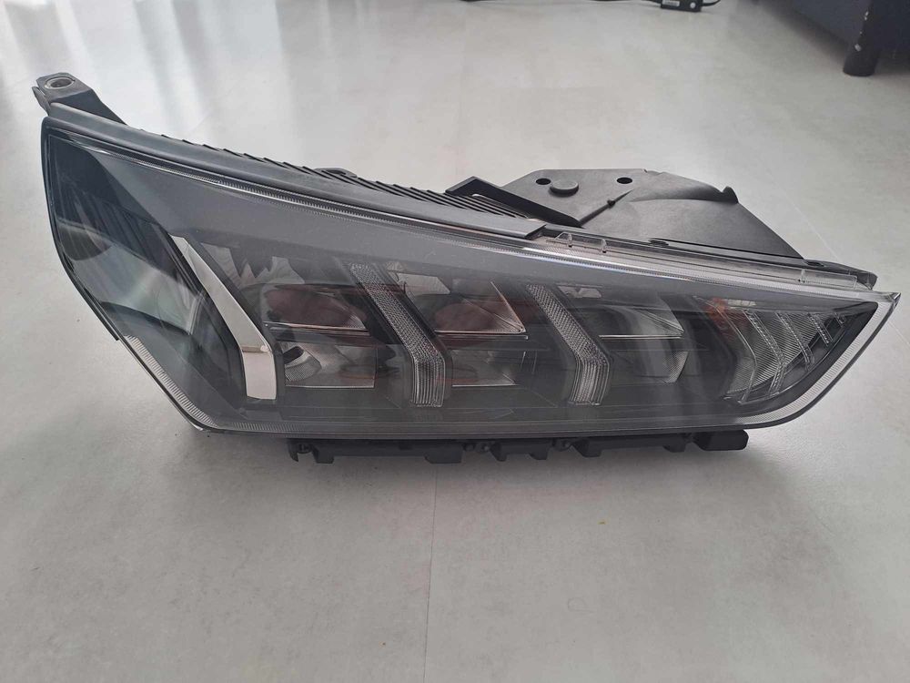 Lampa przednia prawa HYUNDAI IONIQ lift 92101-G2200