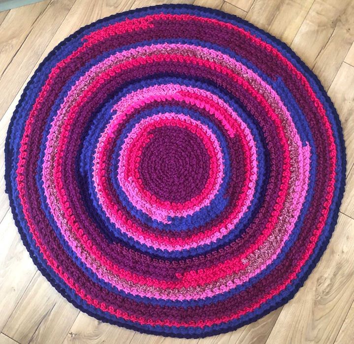 Dywanik okrągły róże-fiolety śr.115 cm handmade 55zł