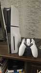 Ps5 slim 1tb playstation 5 z napędem stacja dokujaca i 2 pady plus gra