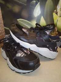 Nike Huarache moro roz.36,5