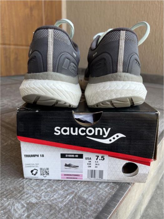 Бігові кросівки saucony triumph 18