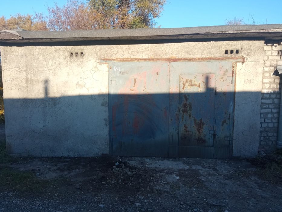 Сдам большой 7х6 гараж на 2 авто Днепрострой под склад, вещи, мебель