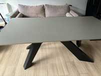 Mesa de sala de jantar