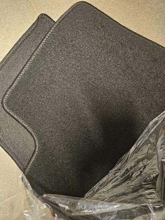 Komplet -  nowe dywaniki welurowe do Citroën C3 Aircross 2024