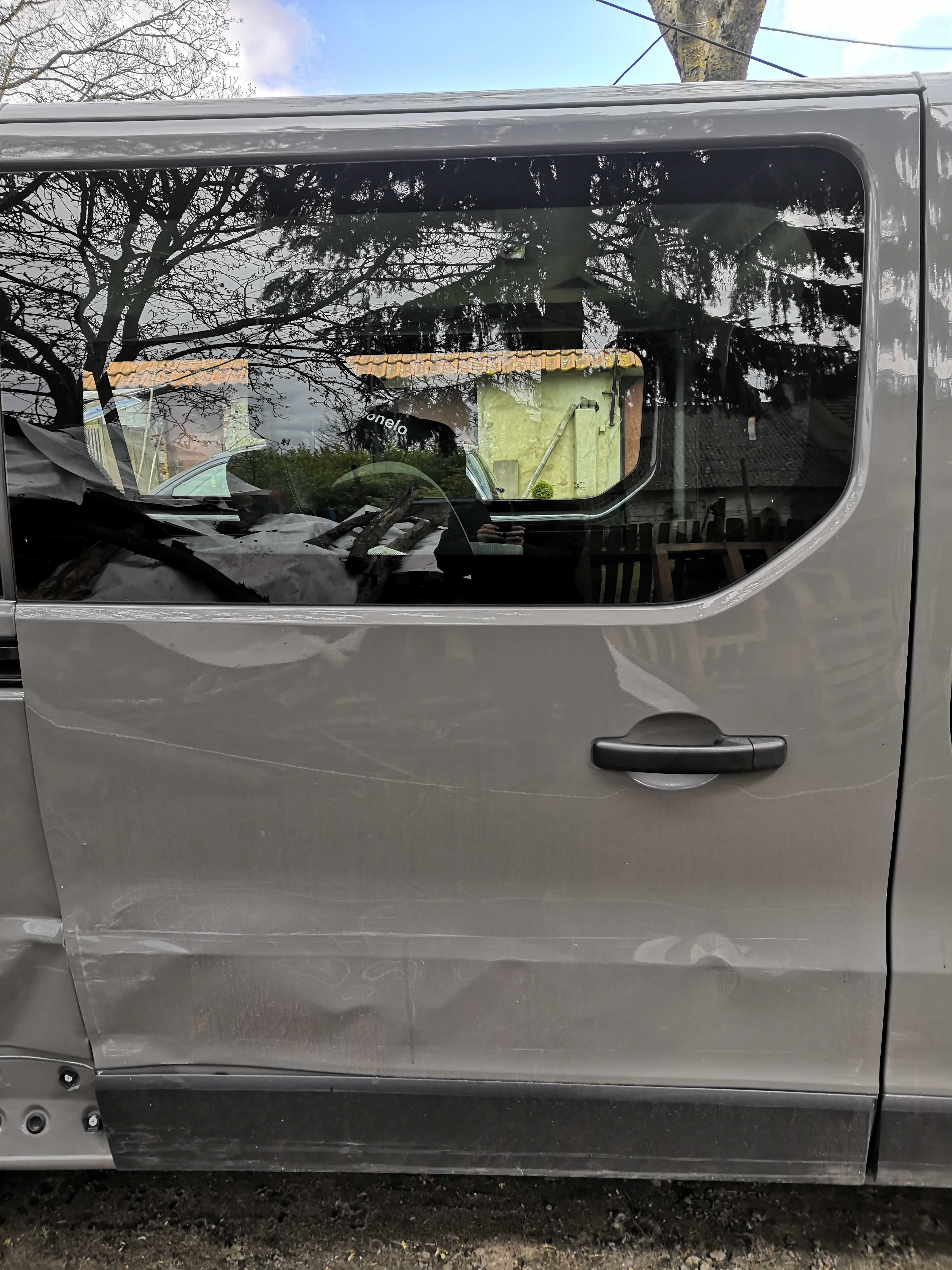 drzwi przesuwne prawe Opel Vivaro B Renault Trafic III Talento NV300
