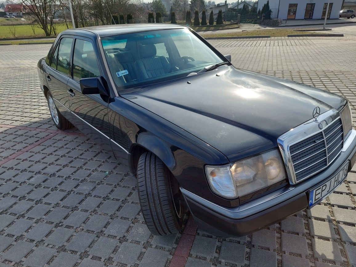 Sprzedam MERCEDESA 124