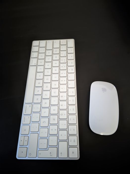 IMac 21'5 com teclado  e rato