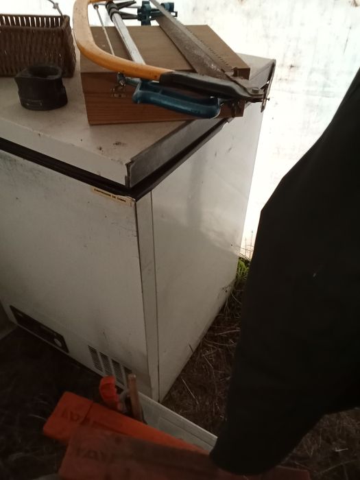 Vendo duas arcas uma grande e uma pequena
