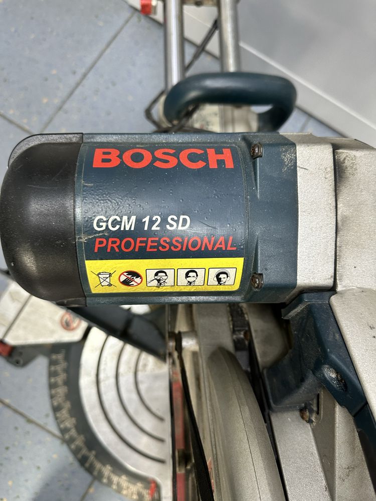 Пилка монтажна Bosch GCM 12 SD