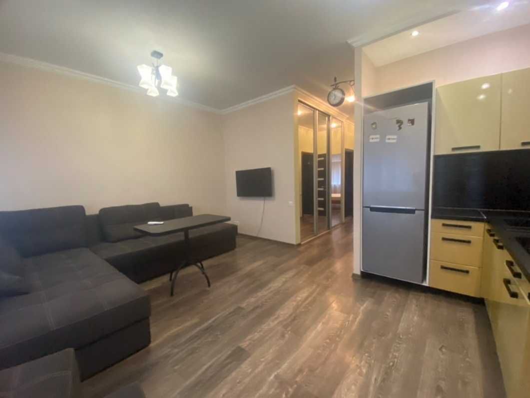 Продам 2 ком современную квартиру,  мебель техника  в Киевском районе
