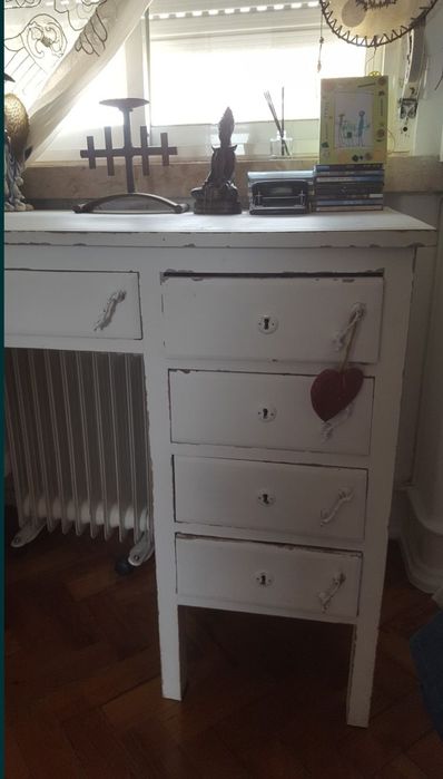 Secretária robusta decapé